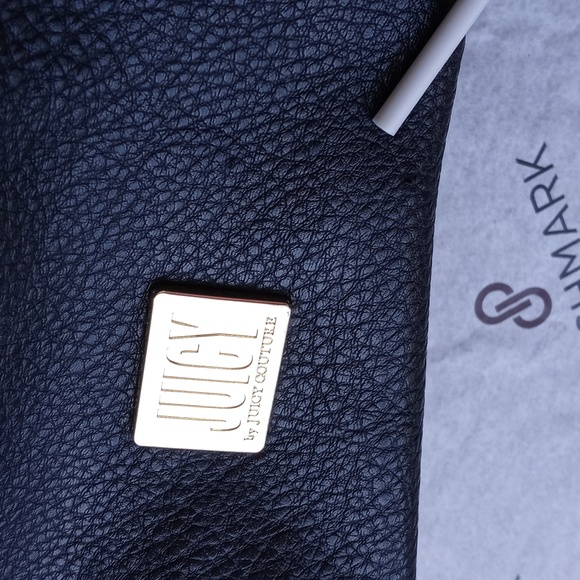 Juicy Couture Leather Cross body with adjustable strap - Picture 8 of 10